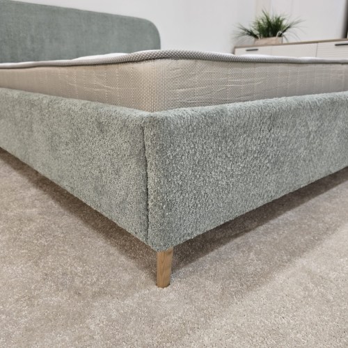 0687D240-D7A5-4651-A547-2CA5CE7F5B63